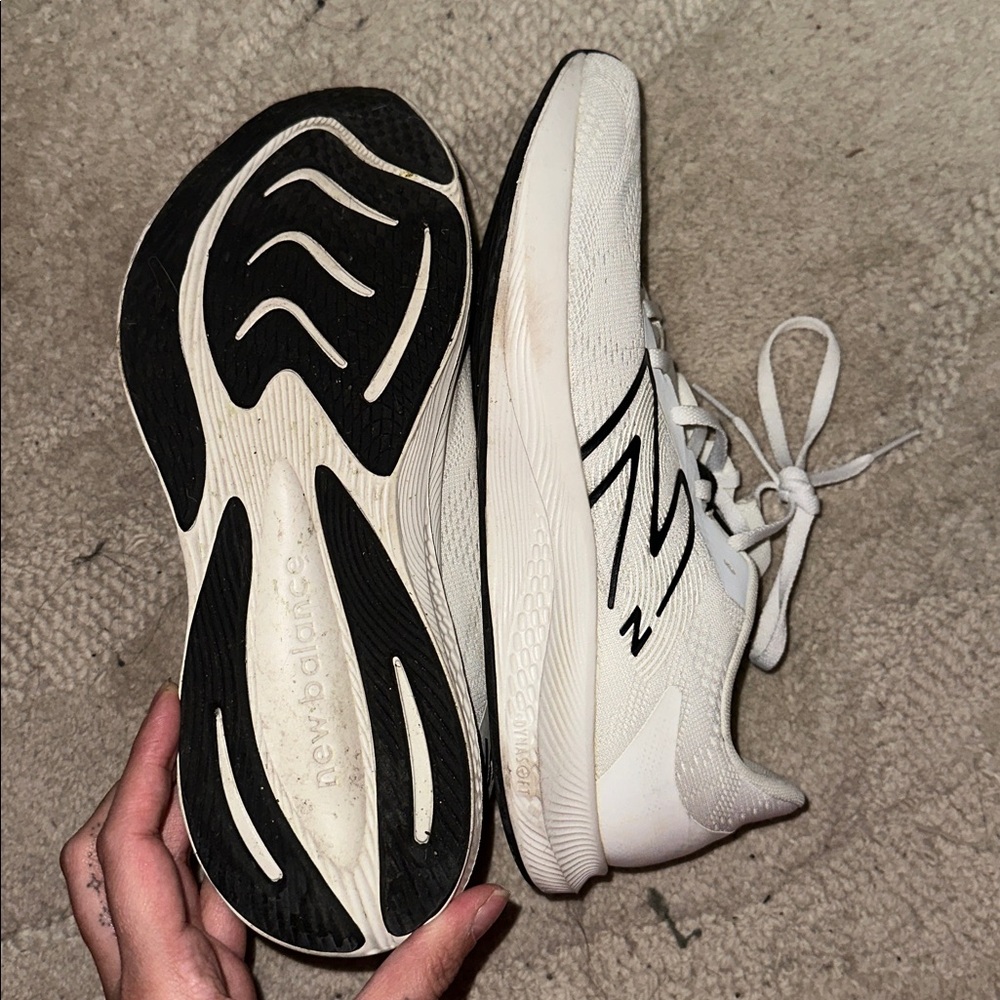 NEW BALANCE RUNNING SHOES - Picture 6 of 8